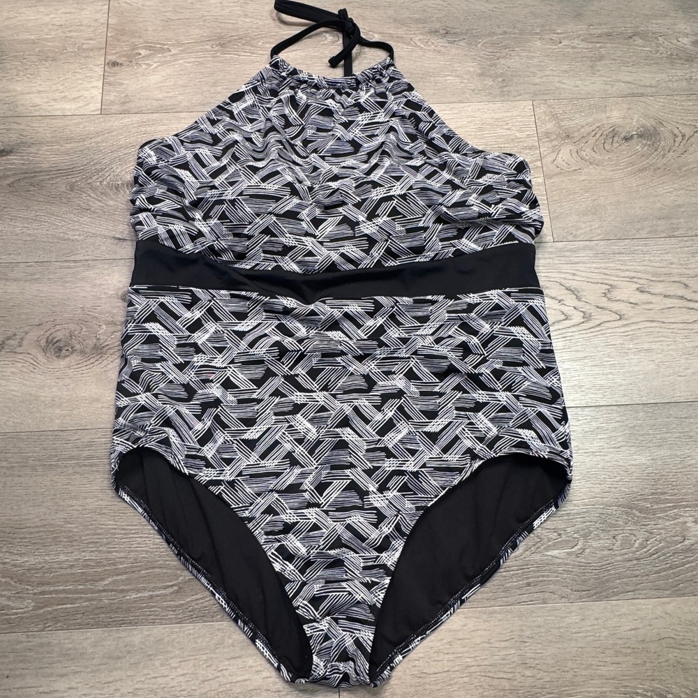 Time and Tru 2X Black White Geometric Halter One Piece Swimsuit Mesh XXL